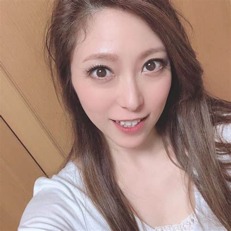 白木優子さんのインスタグラム写真 白木優子instagram「1枚目は、本番前。 2枚目は、カラミ後。 乱れて熟女🤣」8月17日 13