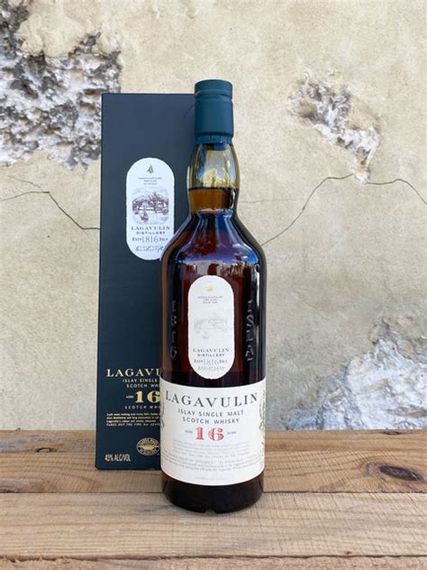 Lagavulin Islay Single Malt Scotch Whisky Aged 16 Years Old Bridge