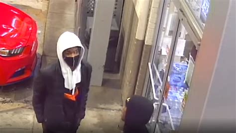 Atlanta Police Looking For Suspects In Armed Robbery Fox 5 Atlanta