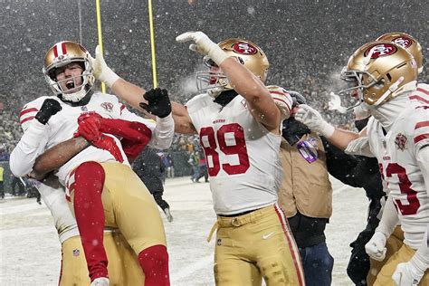 San Francisco 49ers Stun Green Bay Packers At Frigid Snowy Lambeau