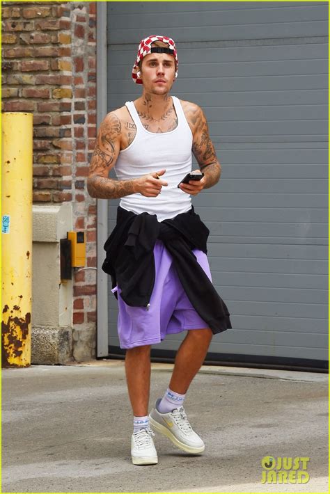 Justin Bieber Shows Off His Tattoos During Day Out In NYC Photo