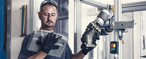 Universal Robots Launches Ur E Heavy Duty Payload Cobot