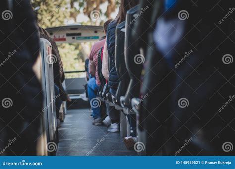 Un Sistema De Turistas En Un Autob S Tur Stico Foto Editorial Imagen