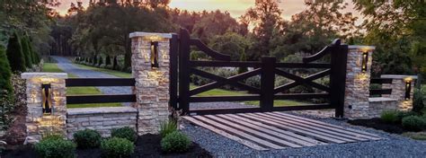 Farmhouse-Style Aluminum Gates - Aberdeen Gate