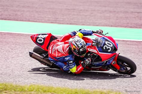 【鈴鹿8耐】「team Hrc With 日本郵便」が3連覇、「yart Yamaha」は初の表彰台に 2枚目の写真・画像 レスポンス