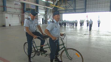 Passation Des Pouvoirs La Base Militaire De Bagotville Radio Canada