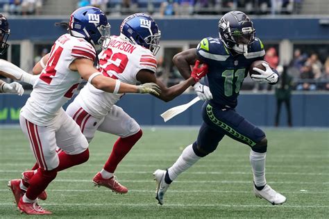 Browns Hosted Marquise Goodwin Speedy Former Seahawks Wr On A Free Agent Visit But Signing Is