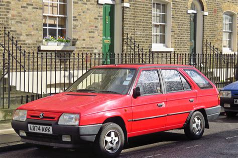 Skoda Favorit Glxi Estate Seen In Back In In Tow Flickr