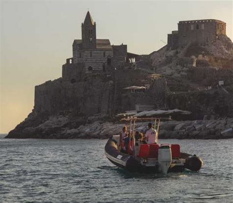 La Spezia Cinque Terre Bootstour Bei Sonnenuntergang Mit Aperitifs