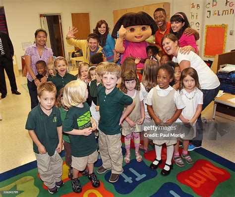 Nickelodeons The Fresh Beat Band And Dora The Explorer Visit Brent