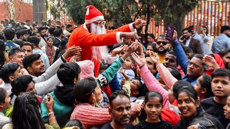 Pm Narendra Modi Message To Christians On Christmas 2023 Christmas गरीबों और वंचितों की सेवा