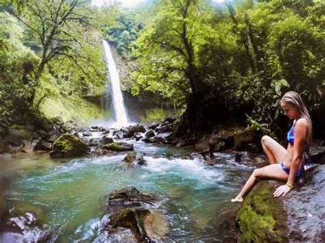 La Fortuna Tour zu Wasserfall Vulkan Arenal und heißen Quellen