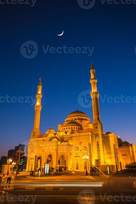 Al Noor Mosque in Sharjah at night 1243599 Stock Photo at Vecteezy