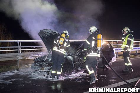 Feuerwehr L Scht Brennendes Auto Kriminalreport