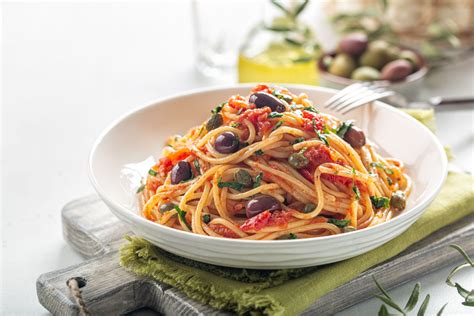 Spaghetti Alla Puttanesca Würziger Italienischer Klassiker