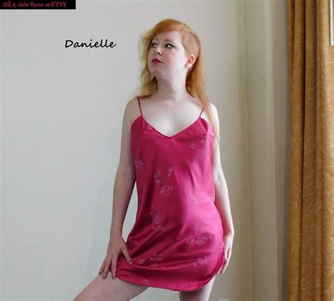 Pretty Hot PINK SATIN Shirt NIGHTGOWN Nighty Nightie Chemise Slip Sleepwear Floral Sabrina