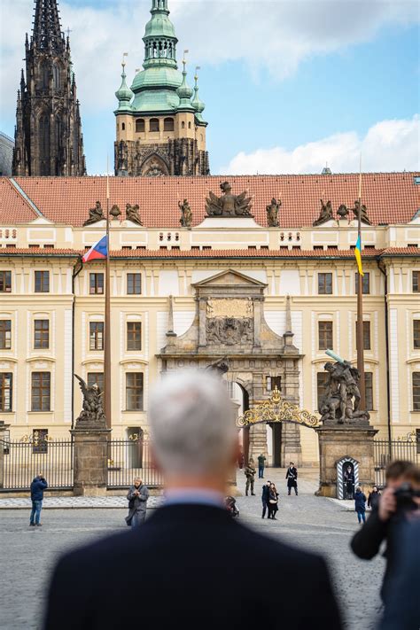 Prezident Petr Pavel se stěhuje na Hrad Galerie Prezident Petr Pavel