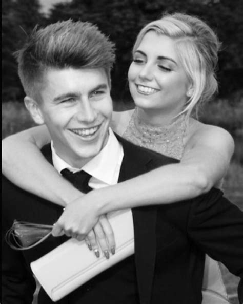 Hot girl bắn súng gây sốt ở Olympic 2016 vì quá đẹp và quyến rũ