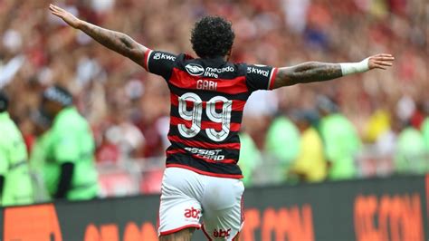 José Boto e Filipe Luís definem atacante ideal para substituir Gabigol