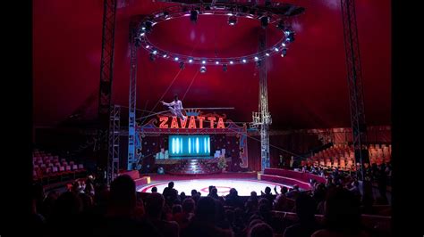 El Circo Zavatta recrea una interpretación navideña en Ourense YouTube