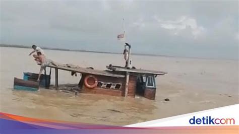 Dihantam Ombak Kapal Bermuatan 40 Ton Sawit Tenggelam Di Perairan Jambi