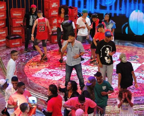 MC Koringa transforma palco do Caldeirão em baile funk notícias em O