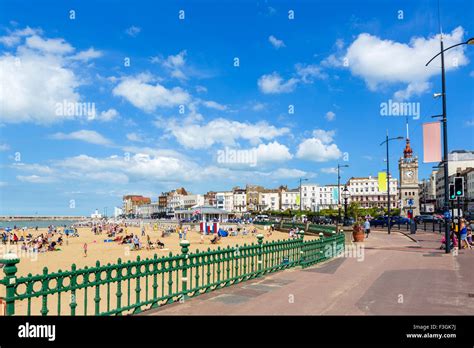 The Promenade And Beach In Margate Kent England Uk Stock Photo Alamy