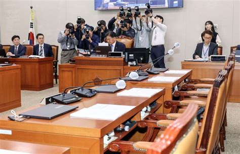 野 민주유공자법·가맹법 본회의 직회부與 “입법독재” 중앙일보