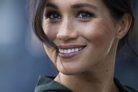 Meghan Markle Wears Lip Liner | POPSUGAR Beauty