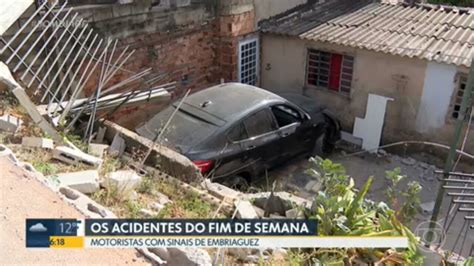 V Deo Carro Derruba Muro E Invade Casa Na Col Nia Agr Cola Samambaia