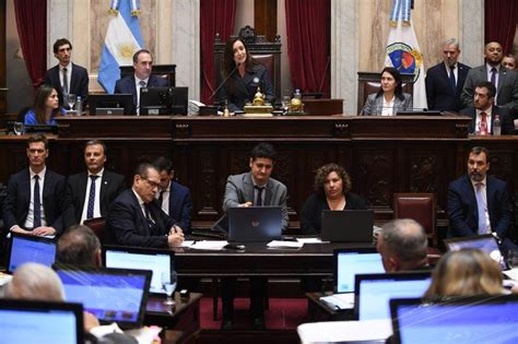 En Un Clima De Tensión Ingresó A Diputados La Ley Bases Y El Paquete