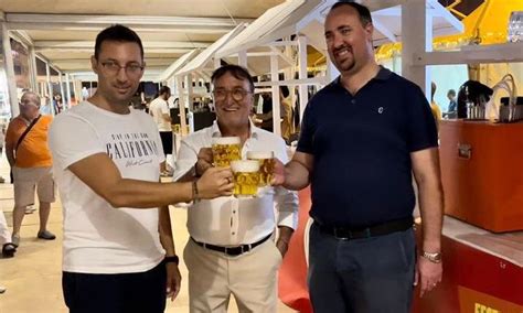 Festival Della Birra A Gravina Bagno Di Folla Per L Inaugurazione