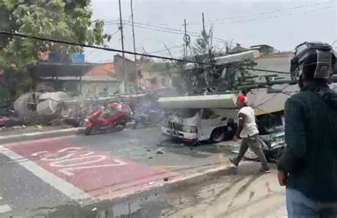 Kecelakaan Maut Truk Trailer Di Bekasi Total Korban Capai 30 Orang