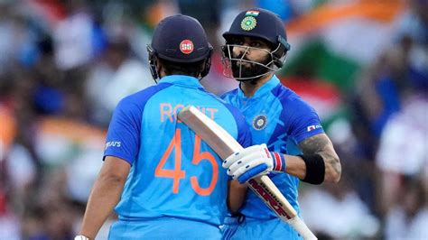 Ind Vs Ban Virat Kohli Smashes Beautiful Six Straight Over Bowlers Head In Typical Fashion Watch