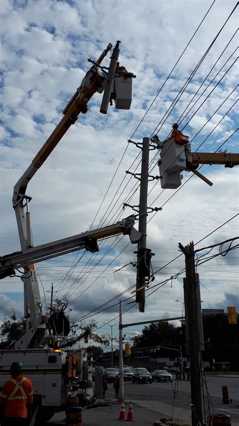 Hydro Ottawa on Twitter: "Crews are working in the Knoxdale area ...