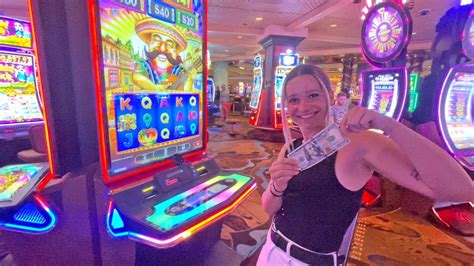 Watch My Wife Play Slot Machines In Las Vegas Treasure Island Las