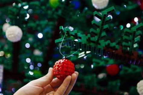 Елка из Lego — Очень Интересно