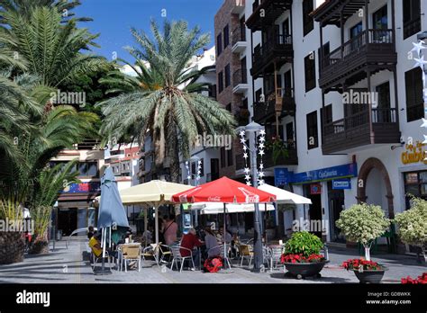 Plaza De Americas Hi Res Stock Photography And Images Alamy