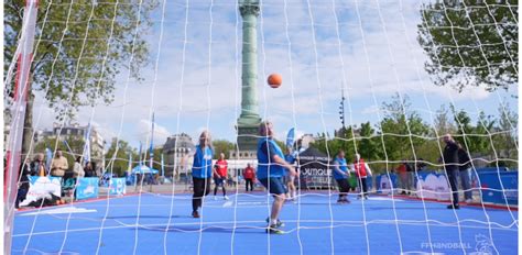 L Incroyable Tournée du hand s offre la Bastille