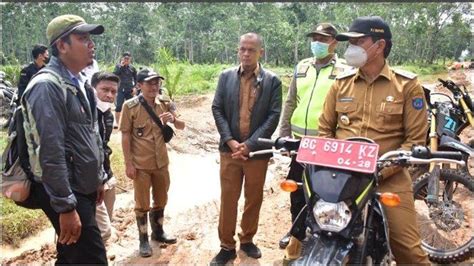 Naik Motor Trail Pj Bupati OKI Asmar Wijaya Pantau Distribusi Logistik