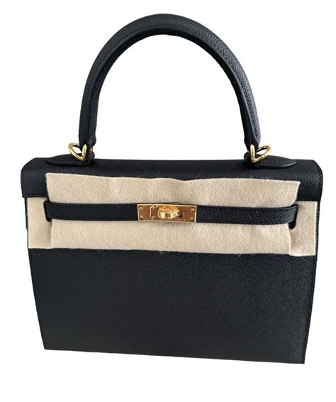 Hermès Kelly Bag 25 Black Epsom Gold Hardware