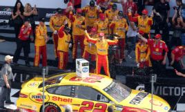 Daytona 500: Chase Elliott wins pole for second time