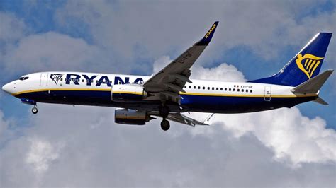 Ryanair Bezp Atna Zmiana Rezerwacji W Lipcu I Sierpniu Linia Znosi Op Aty