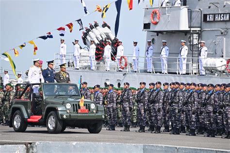 Dipimpin Dankorgatap Lll Surabaya Mayjen Tni Farid Makruf Ribuan