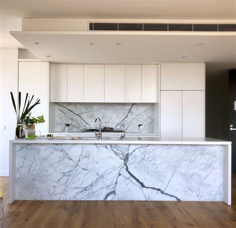 Calacatta Statuario White Cabinetry Marble Island Cool Kitchens