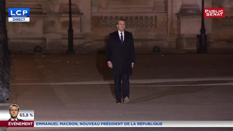 La Marche Solitaire D Emmanuel Macron Au Louvre Youtube