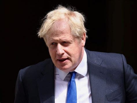 Uk Pm Boris Johnson Clings On As Calls For Resignation Grows