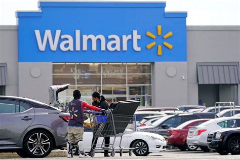 Walmart Rollback Sale Strikes First in Holiday Deal Showdown