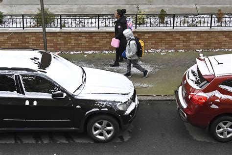 NYC gets first snow of season after breaking 50-year record