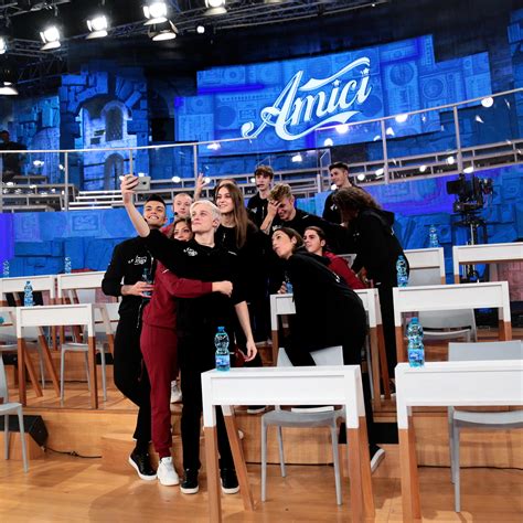 Riassunto Della Prima Puntata Di Amici19 Amici Diario Witty Tv